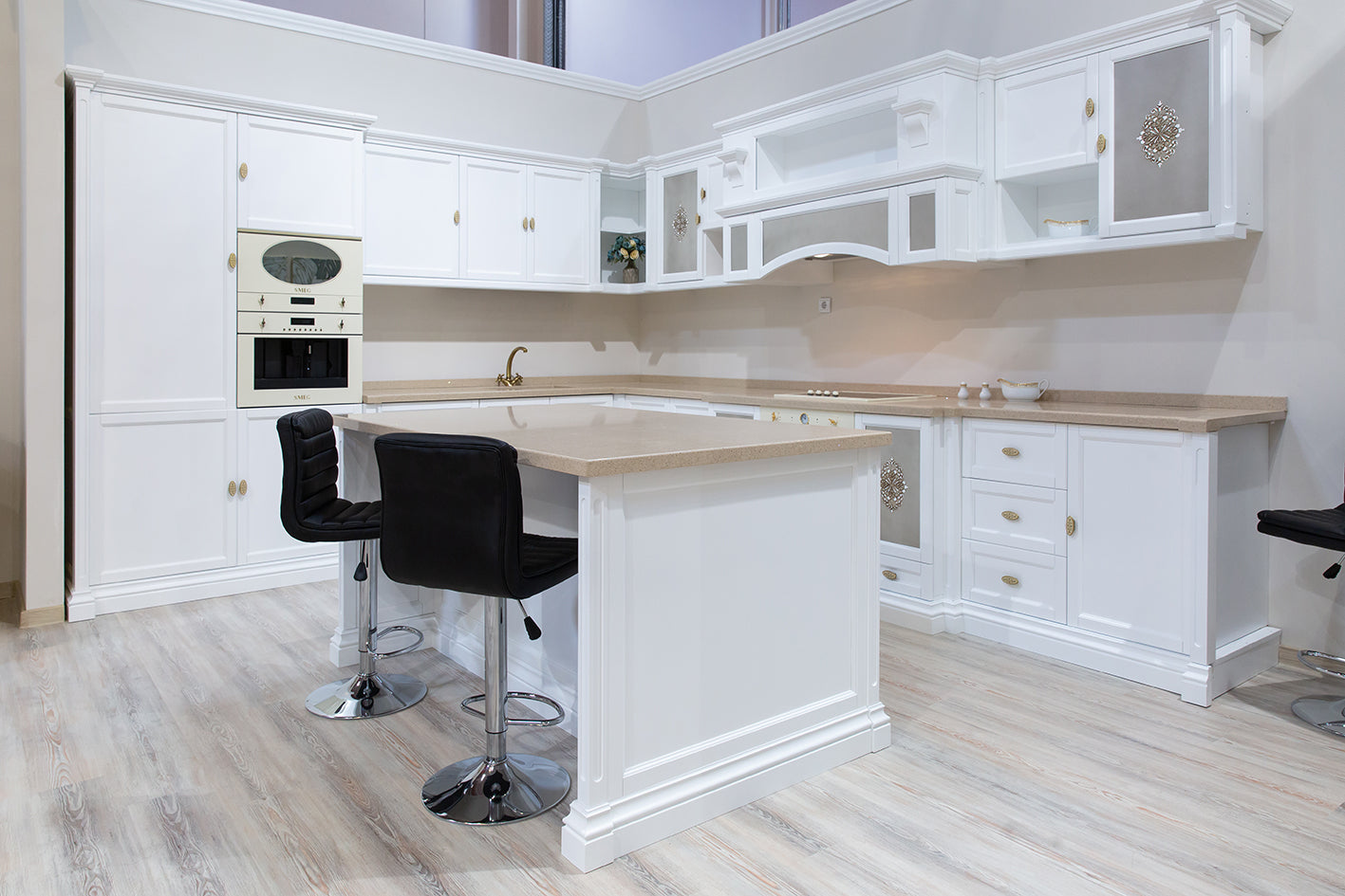 Insule din lemn masiv la comandă