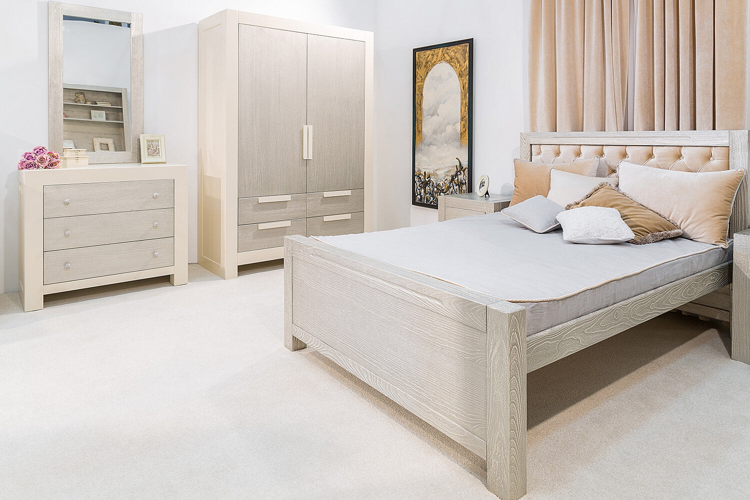 Pat Dormitor Ventianni din Lemn Masiv (160x200) cu Panou Tapițat