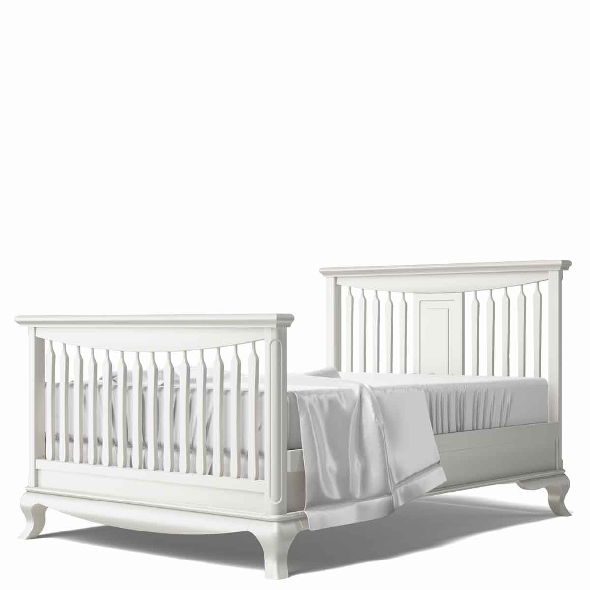 Pătuț Convertibil Antonio cu Baluștri din Lemn Masiv