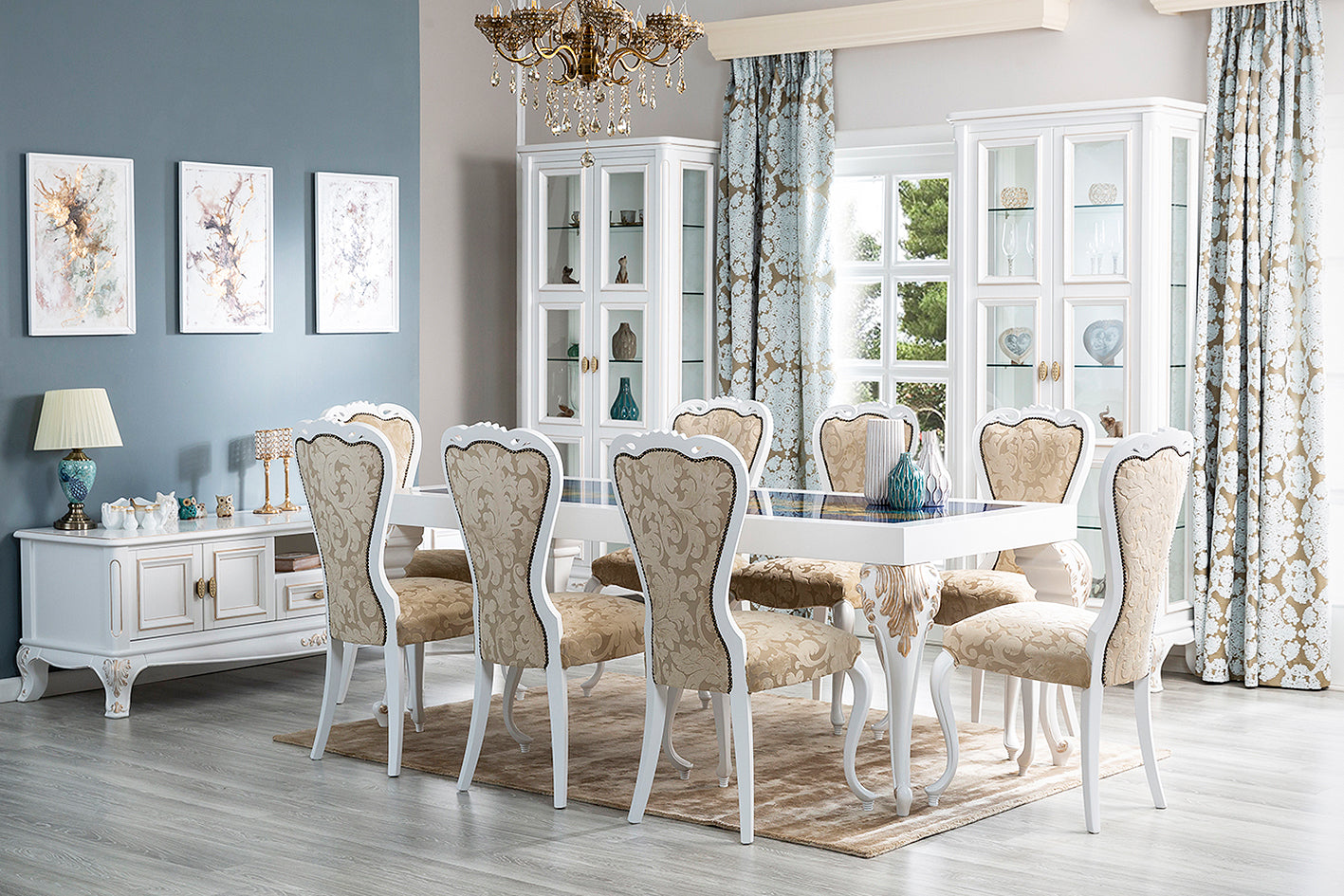 Masa din lemn masiv la comandă