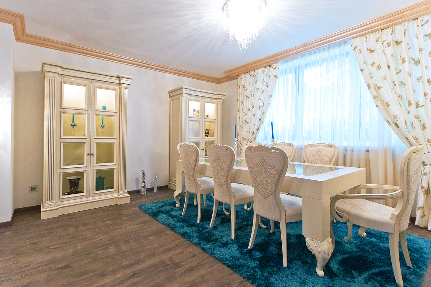 Mobilier dining din lemn masiv la comandă