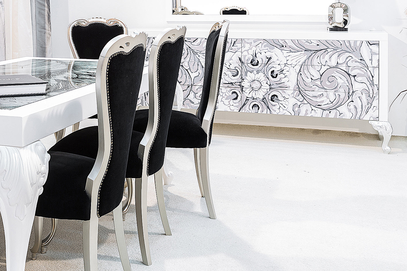 Mobilier dining din lemn masiv la comandă