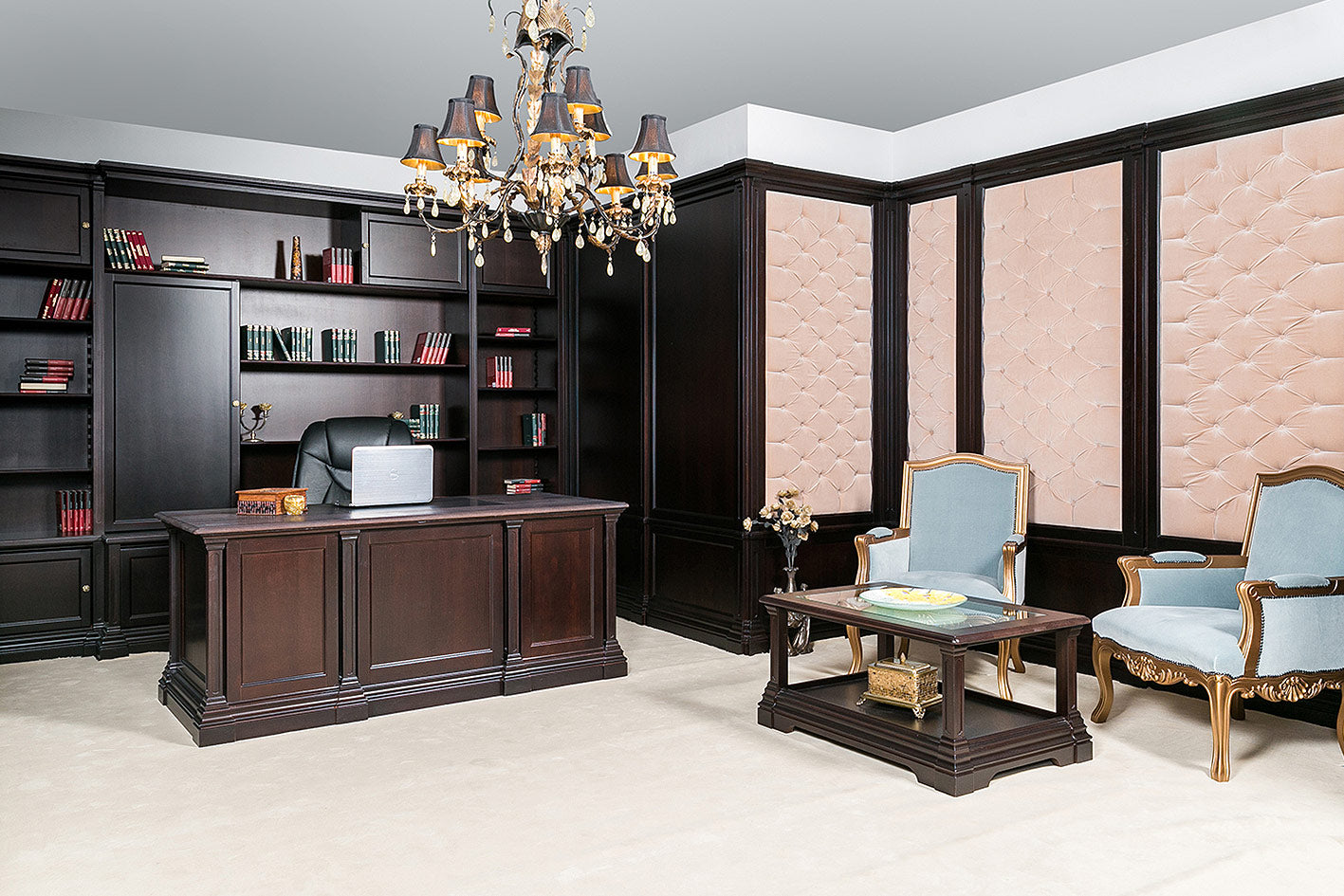 Mobilier de birou din lemn masiv la comandă