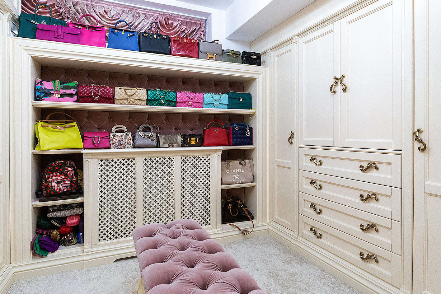 Dulap și dressing din lemn masiv la comandă