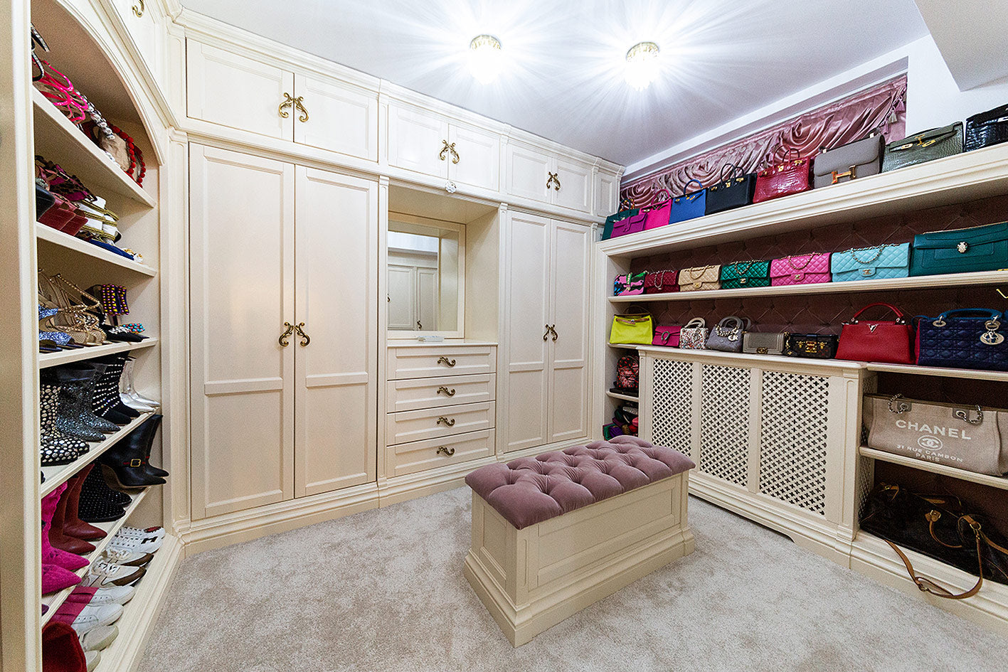 Dulap și dressing din lemn masiv la comandă