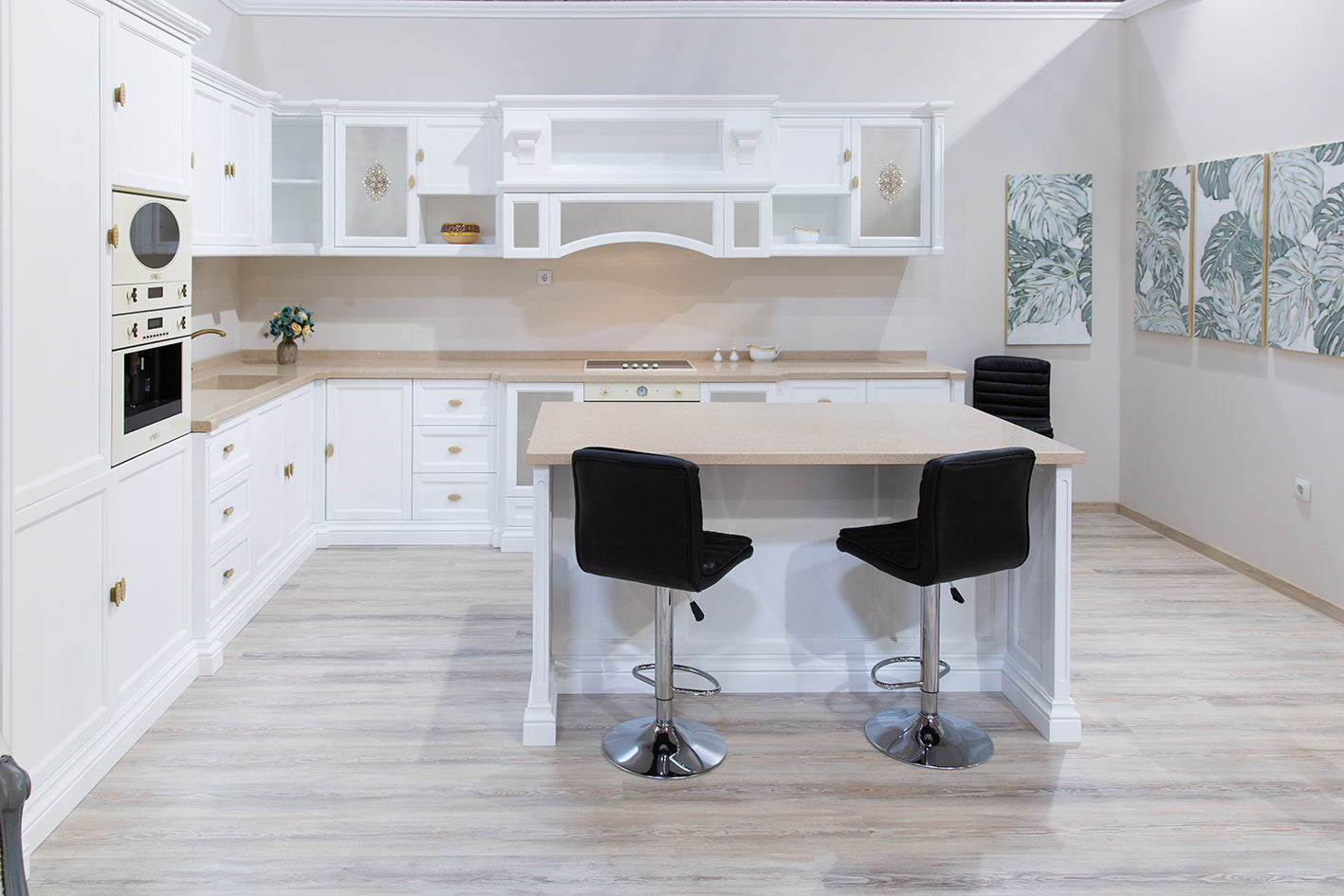 Insule din lemn masiv la comandă