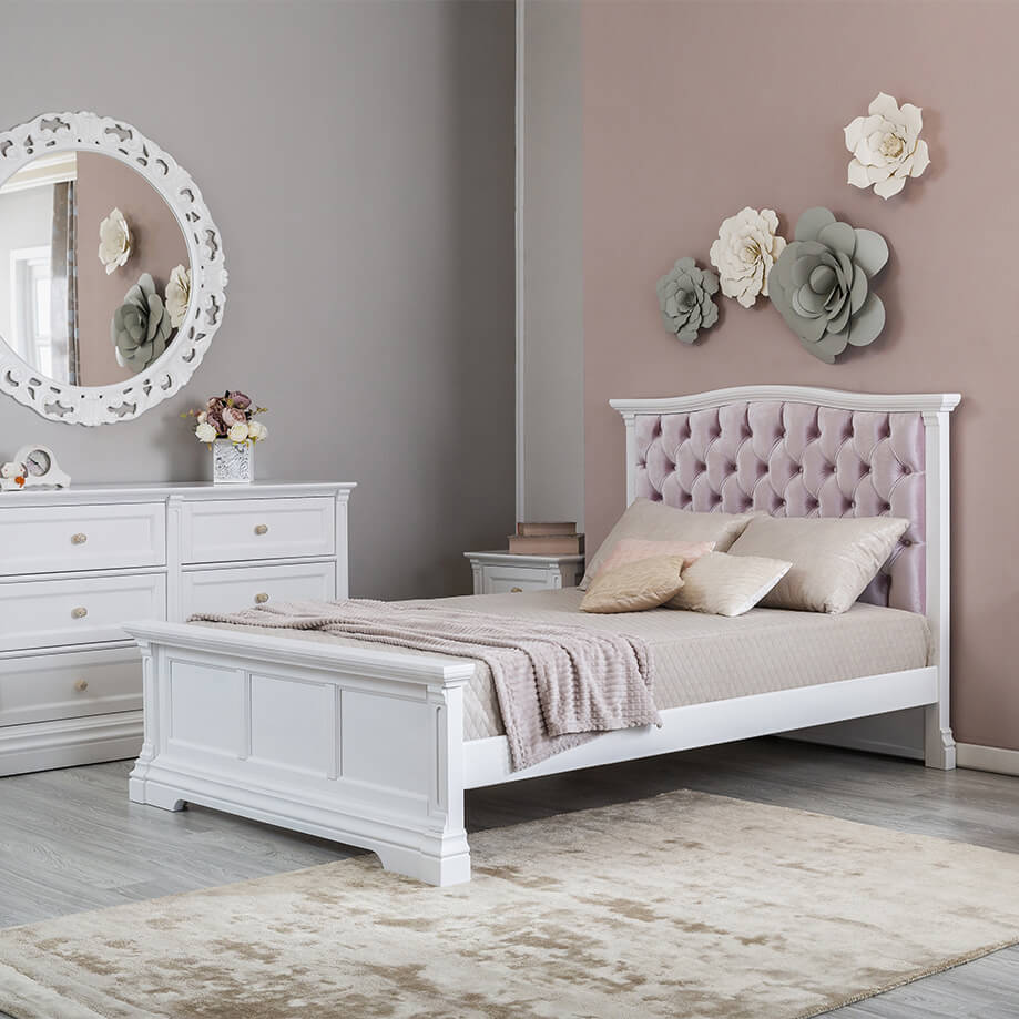 Pat Dormitor Imperio din Lemn Masiv cu Panou Tapițat