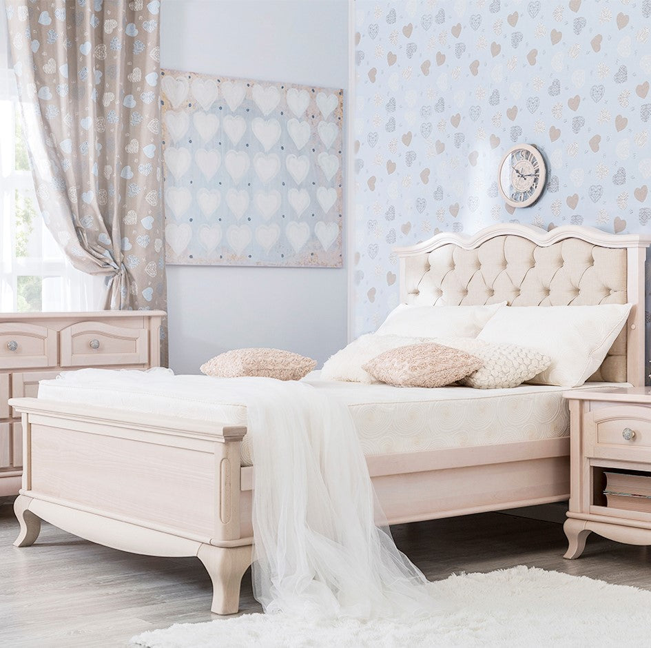 Pat Dormitor Cleopatra din Lemn Masiv cu Tapițerie