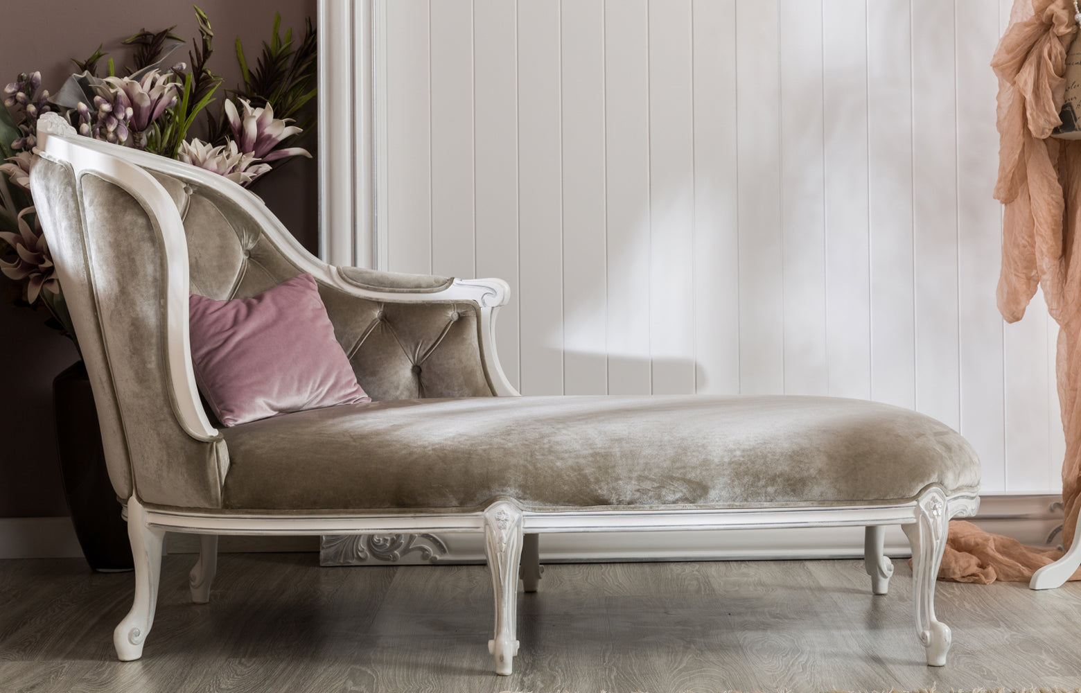 Canapele și fotolii la comandă